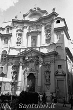 La chiesa della Maddalena a Roma conserva il corpo di San Camillo de Lellis